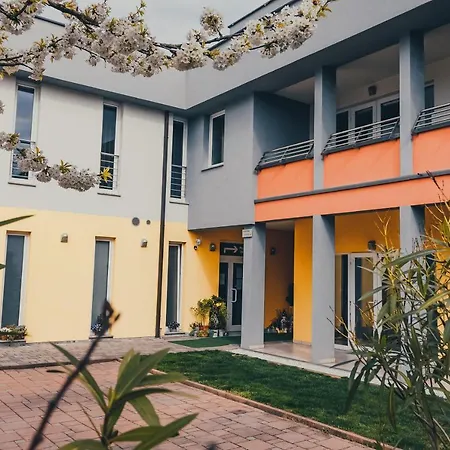 Anna Apartman *
