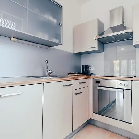 Anna Apartment *