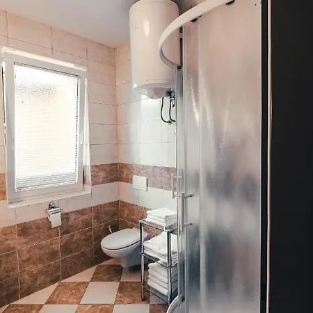 Anna Apartman *