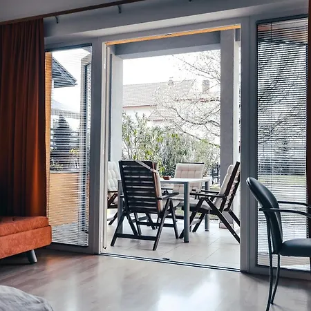 Anna Apartman *