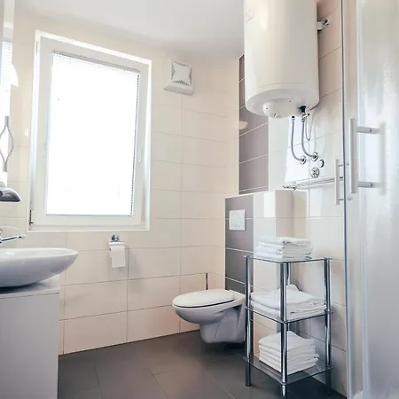 Anna Apartman