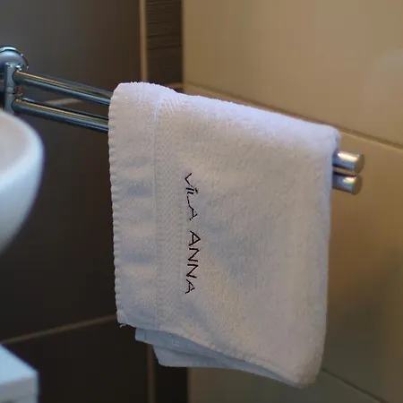 Anna Apartman *