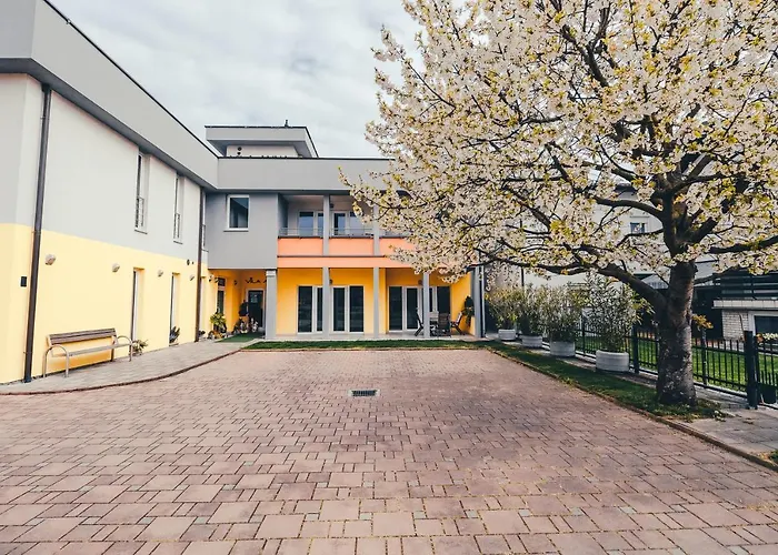 Anna * ラデンツィ