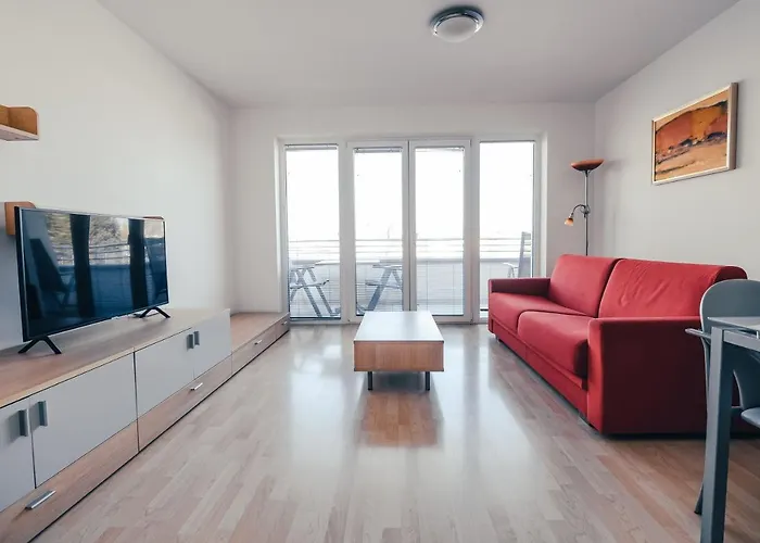 Anna アパート ラデンツィ