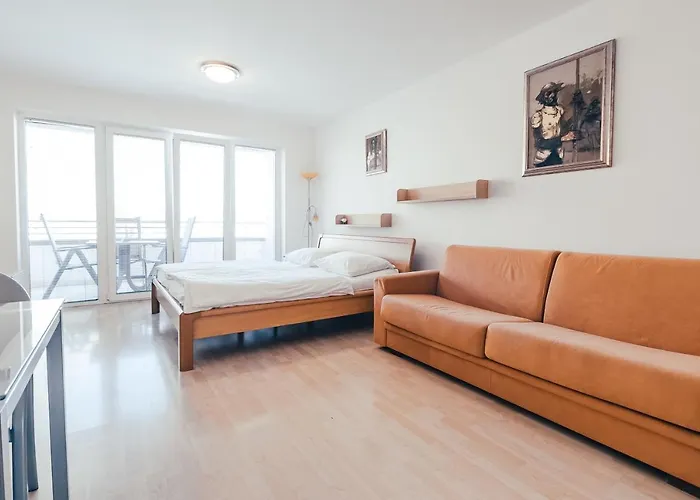 Anna * ラデンツィ