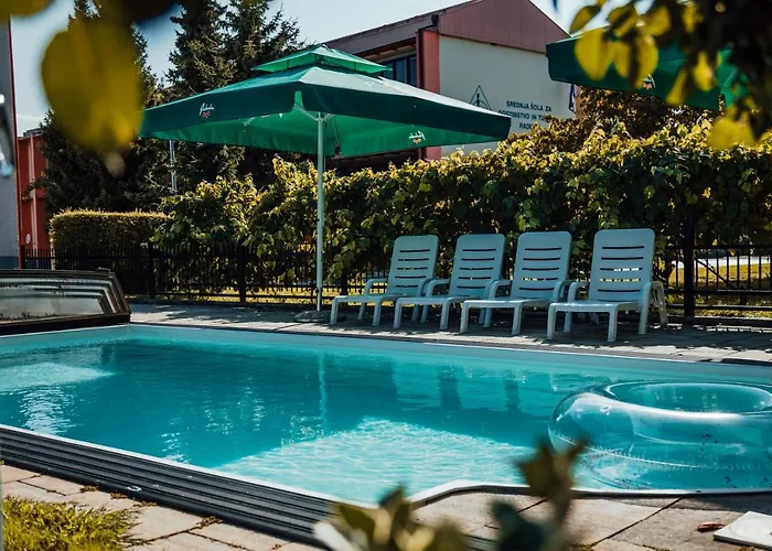 Anna ラデンツィ